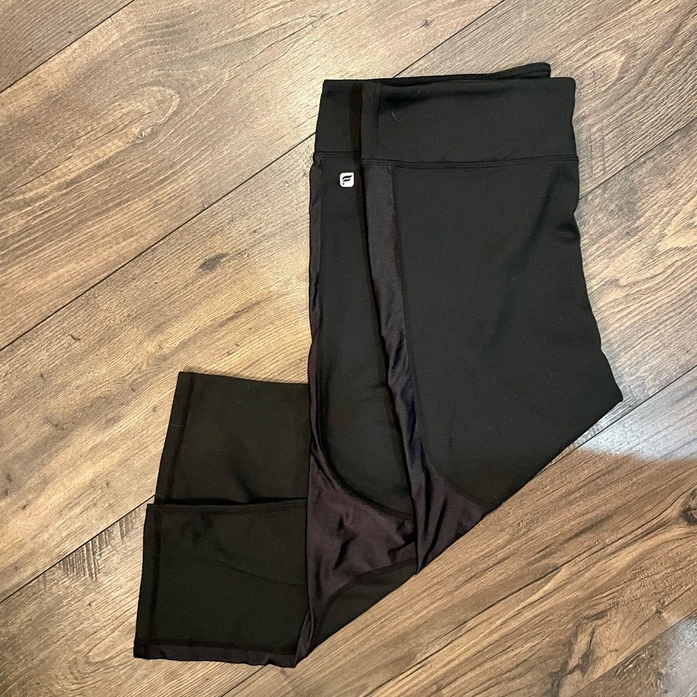 Black Fabletics Capri Leggings XL